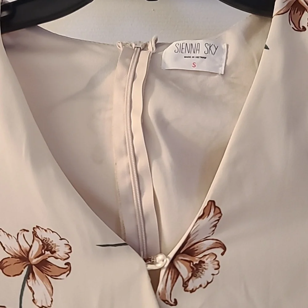 NWT Juniors dress - Picture 5 of 5